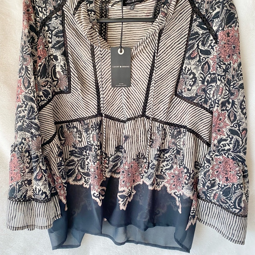 NOT FOR SALE Lucky Brand Blouse Size Medium NWT